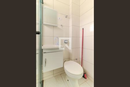 Banheiro de kitnet/studio para alugar com 1 quarto, 29m² em Santa Ifigênia, São Paulo