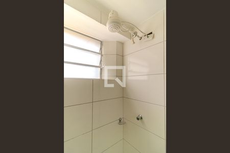 Banheiro de kitnet/studio para alugar com 1 quarto, 29m² em Santa Ifigênia, São Paulo