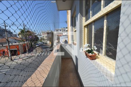 Apartamento à venda com 100m², 4 quartos e sem vaga Apartamento à venda com 100m², 4 quartos e sem vagaVaranda
