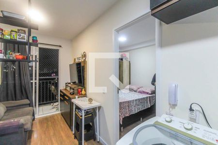 Sala/Cozinha de apartamento para alugar com 1 quarto, 28m² em Vila Tolstoi, São Paulo