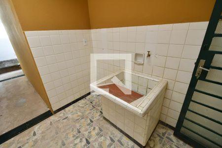 Casa à venda com 427m², 5 quartos e 2 vagasCasa Fundos - Área de Serviço