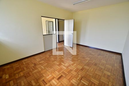 Casa à venda com 427m², 5 quartos e 2 vagasCasa Fundos - Sala