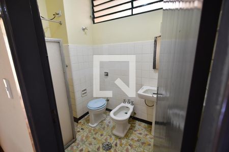 Casa à venda com 427m², 5 quartos e 2 vagasCasa Fundos - Banheiro