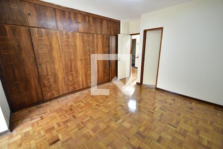 Casa à venda com 427m², 5 quartos e 2 vagasQuarto 3 - Suíte