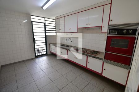 Casa à venda com 427m², 5 quartos e 2 vagasCozinha