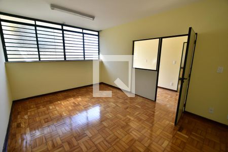 Casa à venda com 427m², 5 quartos e 2 vagasCasa Fundos - Sala
