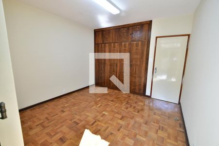 Casa à venda com 427m², 5 quartos e 2 vagasQuarto 2