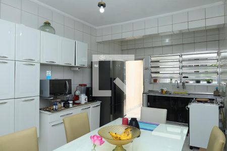 Casa à venda com 125m², 3 quartos e 2 vagasCozinha