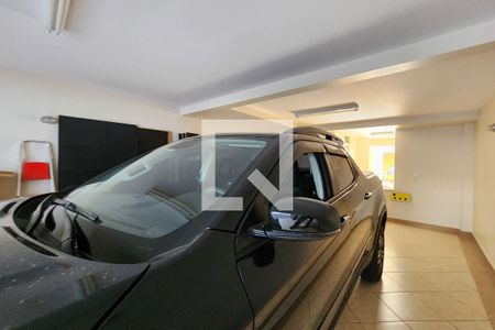 Casa à venda com 226m², 3 quartos e 3 vagas Casa à venda com 226m², 3 quartos e 3 vagasGaragem