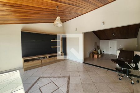 Casa à venda com 226m², 3 quartos e 3 vagas Casa à venda com 226m², 3 quartos e 3 vagasEscritório