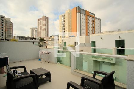 Casa de condomínio para alugar com 230m², 4 quartos e 3 vagasTerraço