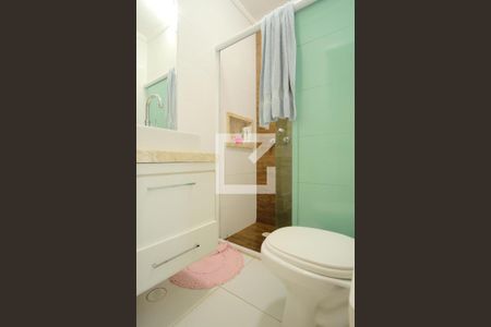 Casa de condomínio para alugar com 230m², 4 quartos e 3 vagasBanheiro da Suíte 2