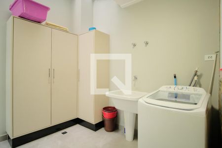 Casa de condomínio para alugar com 230m², 4 quartos e 3 vagasÁrea de Serviço