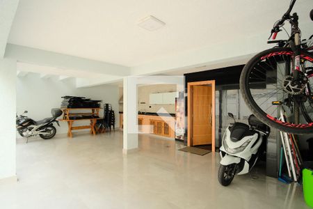 Casa de condomínio para alugar com 230m², 4 quartos e 3 vagasGaragem