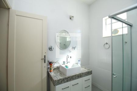 Casa à venda com 120m², 3 quartos e sem vaga Casa à venda com 120m², 3 quartos e sem vagaBanheiro