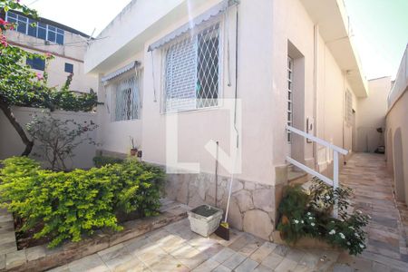 Casa à venda com 120m², 3 quartos e sem vaga Casa à venda com 120m², 3 quartos e sem vagaEntrada