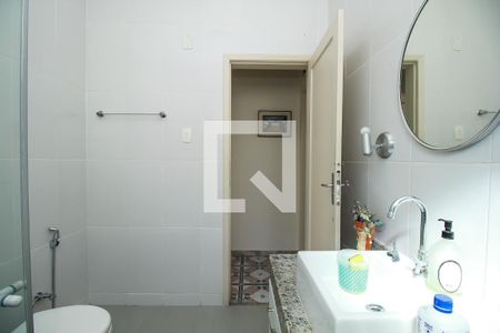 Casa à venda com 120m², 3 quartos e sem vaga Casa à venda com 120m², 3 quartos e sem vagaBanheiro
