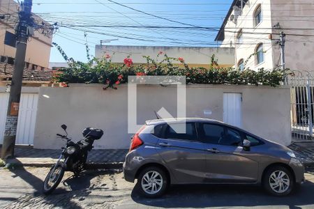 Casa à venda com 120m², 3 quartos e sem vaga Casa à venda com 120m², 3 quartos e sem vagaFachada