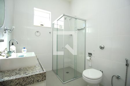Casa à venda com 120m², 3 quartos e sem vaga Casa à venda com 120m², 3 quartos e sem vagaBanheiro