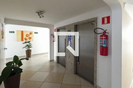 Apartamento à venda com 80m², 3 quartos e 1 vaga Apartamento à venda com 80m², 3 quartos e 1 vagaHall Social