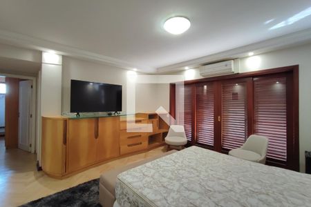 Casa à venda com 615m², 6 quartos e 6 vagas Casa à venda com 615m², 6 quartos e 6 vagasQuarto Suíte 4