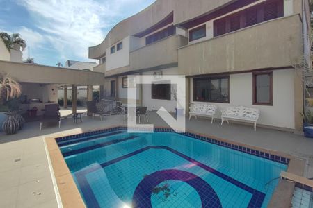 Casa à venda com 615m², 6 quartos e 6 vagas Casa à venda com 615m², 6 quartos e 6 vagasPiscina
