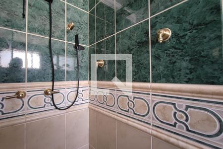 Casa à venda com 615m², 6 quartos e 6 vagas Casa à venda com 615m², 6 quartos e 6 vagasBanheiro Suíte 3