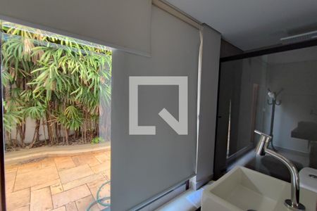 Casa à venda com 615m², 6 quartos e 6 vagas Casa à venda com 615m², 6 quartos e 6 vagasBanheiro Suíte 5