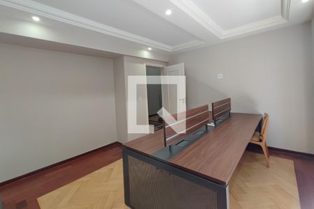 Casa à venda com 615m², 6 quartos e 6 vagas Casa à venda com 615m², 6 quartos e 6 vagasEscritório