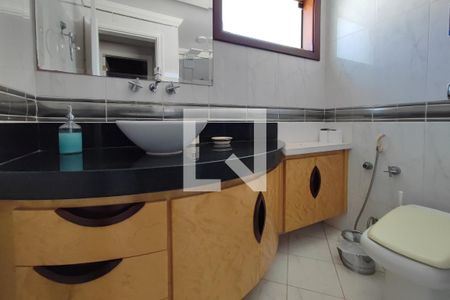 Casa à venda com 615m², 6 quartos e 6 vagas Casa à venda com 615m², 6 quartos e 6 vagasBanheiro Suíte 2