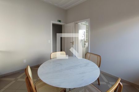 Casa à venda com 615m², 6 quartos e 6 vagas Casa à venda com 615m², 6 quartos e 6 vagasCopa