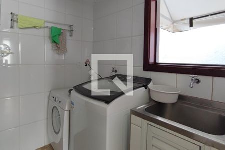 Casa à venda com 615m², 6 quartos e 6 vagas Casa à venda com 615m², 6 quartos e 6 vagasÁrea de Serviço