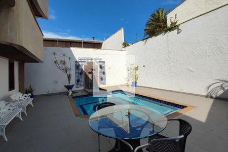 Casa à venda com 615m², 6 quartos e 6 vagas Casa à venda com 615m², 6 quartos e 6 vagasPiscina