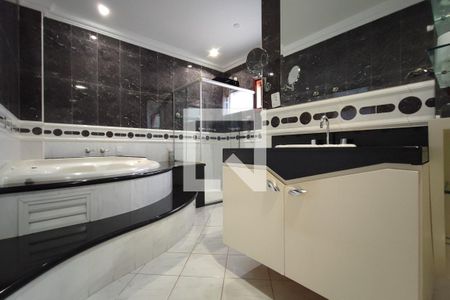 Casa à venda com 615m², 6 quartos e 6 vagas Casa à venda com 615m², 6 quartos e 6 vagasBanheiro Suíte 4