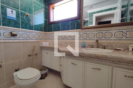 Casa à venda com 615m², 6 quartos e 6 vagas Casa à venda com 615m², 6 quartos e 6 vagasBanheiro Suíte 3