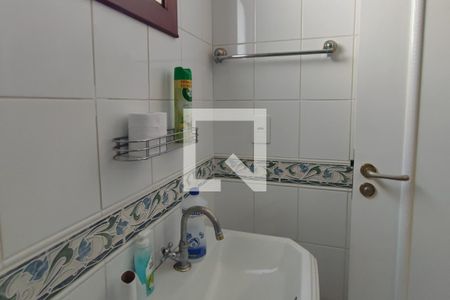 Casa à venda com 615m², 6 quartos e 6 vagas Casa à venda com 615m², 6 quartos e 6 vagasBanheiro de serviço