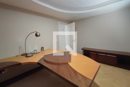 Casa à venda com 615m², 6 quartos e 6 vagas Casa à venda com 615m², 6 quartos e 6 vagasEscritório