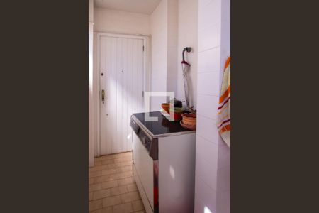 Apartamento à venda com 240m², 3 quartos e 2 vagas Apartamento à venda com 240m², 3 quartos e 2 vagasÁrea de Serviço