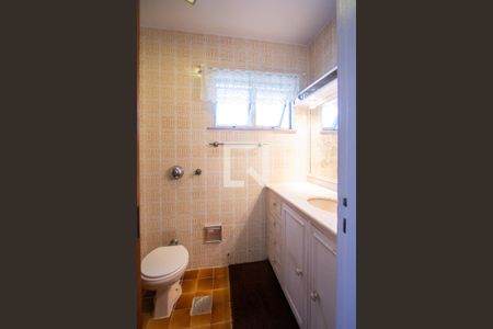 Apartamento à venda com 240m², 3 quartos e 2 vagas Apartamento à venda com 240m², 3 quartos e 2 vagasBanheiro Social