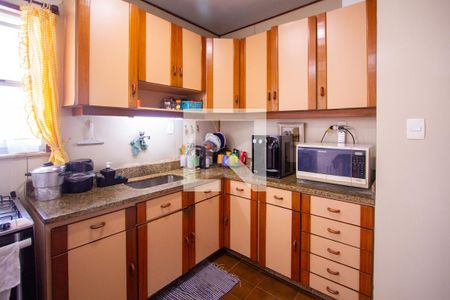 Apartamento à venda com 240m², 3 quartos e 2 vagas Apartamento à venda com 240m², 3 quartos e 2 vagasCozinha