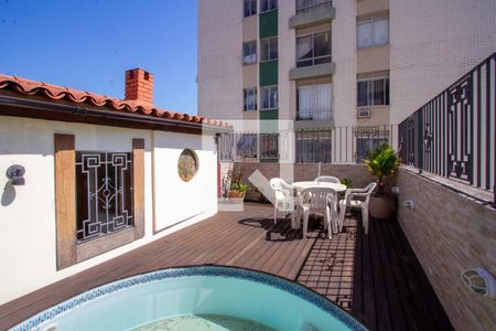 Apartamento à venda com 240m², 3 quartos e 2 vagas Apartamento à venda com 240m², 3 quartos e 2 vagasTerraço