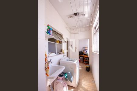 Apartamento à venda com 240m², 3 quartos e 2 vagas Apartamento à venda com 240m², 3 quartos e 2 vagasÁrea de Serviço