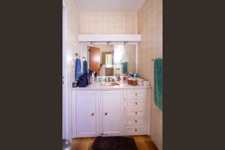 Apartamento à venda com 240m², 3 quartos e 2 vagas Apartamento à venda com 240m², 3 quartos e 2 vagasBanheiro da Suíte