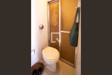 Apartamento à venda com 240m², 3 quartos e 2 vagas Apartamento à venda com 240m², 3 quartos e 2 vagasBanheiro de serviço