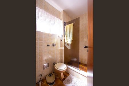 Apartamento à venda com 240m², 3 quartos e 2 vagas Apartamento à venda com 240m², 3 quartos e 2 vagasBanheiro da Suíte