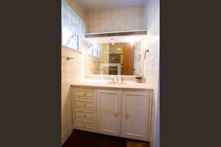 Apartamento à venda com 240m², 3 quartos e 2 vagas Apartamento à venda com 240m², 3 quartos e 2 vagasBanheiro Social