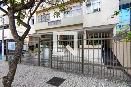 Apartamento à venda com 240m², 3 quartos e 2 vagas Apartamento à venda com 240m², 3 quartos e 2 vagasFachada