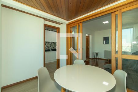 Sala de apartamento para alugar com 1 quarto, 55m² em Cristo Redentor, Porto Alegre