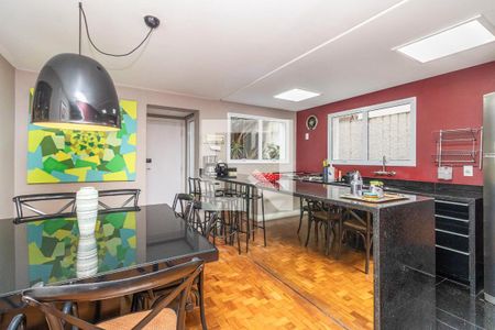 Casa à venda com 259m², 2 quartos e 1 vaga