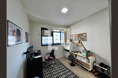 Quarto de apartamento à venda com 2 quartos, 68m² em Barra da Tijuca, Rio de Janeiro